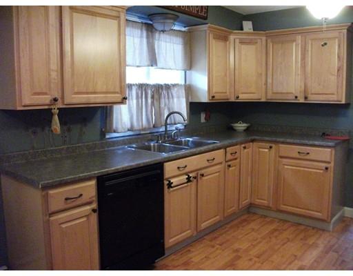 25 Hemlock St, Fall River, MA 02720 photo 6