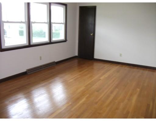 336 Rich St, Fall River, MA 02720 photo 8