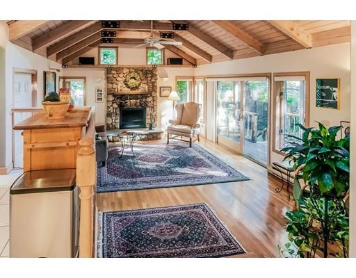 311 Gardner St, Hingham, MA 02043 photo 3