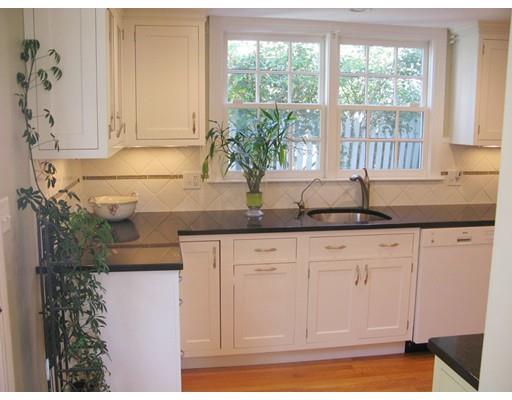 31 Summer St, Marblehead, MA 01945 photo 3