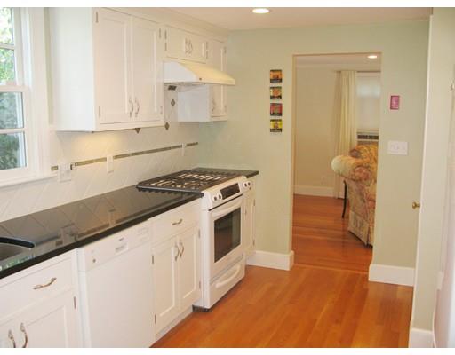 31 Summer St, Marblehead, MA 01945 photo 4