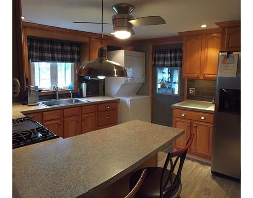 8 Fordham St, Springfield, MA 01104 photo 2