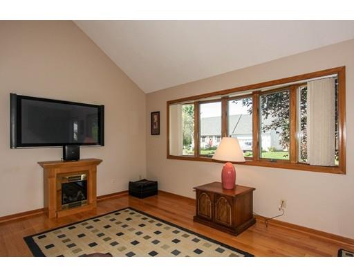 31 Winterset Dr, Springfield, MA 01129 photo 4