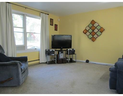15 Roy St, Worcester, MA 01603 photo 3