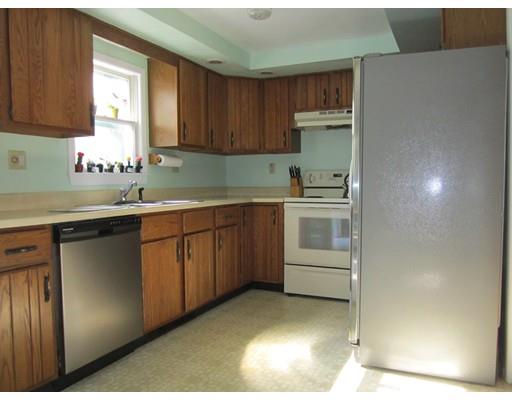 15 Roy St, Worcester, MA 01603 photo 12