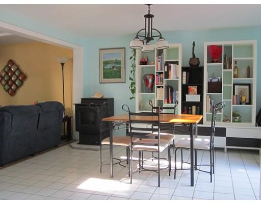 15 Roy St, Worcester, MA 01603 photo 6