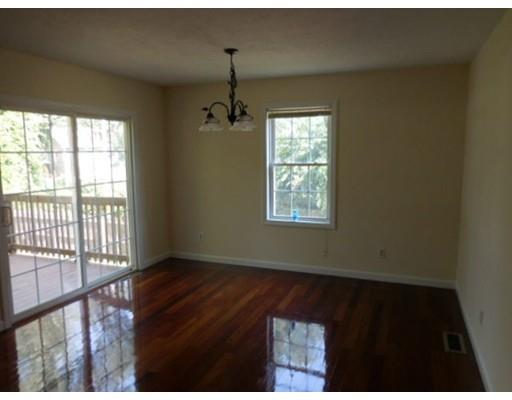 60 Switzer Ave, Springfield, MA 01109 photo 4
