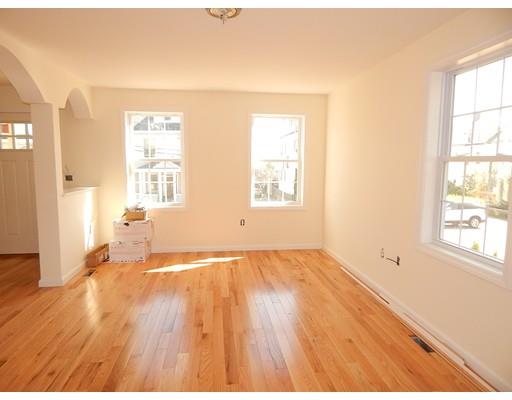 71 Gate, Lowell, MA 01851 photo 4