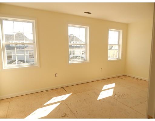 71 Gate, Lowell, MA 01851 photo 18