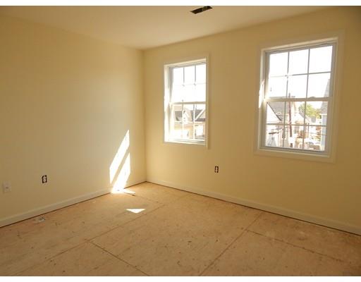 71 Gate, Lowell, MA 01851 photo 20
