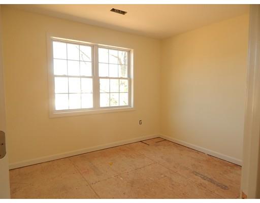 71 Gate, Lowell, MA 01851 photo 21