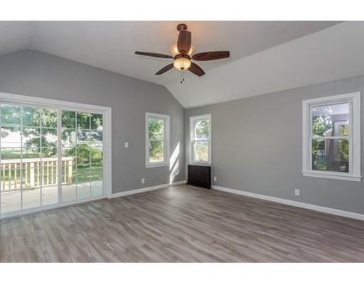 37 Granger St, Springfield, MA 01119 photo 3