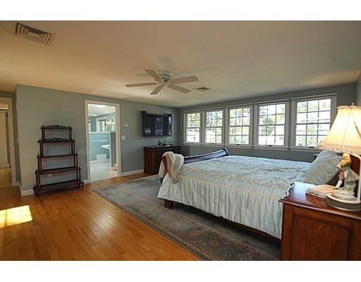 49 Robbins Rd, Walpole, MA 02081 photo 10