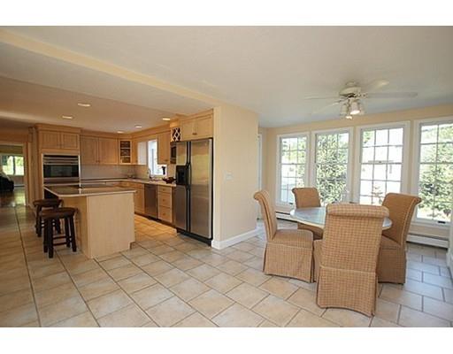 49 Robbins Rd, Walpole, MA 02081 photo 4