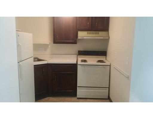 37 Maple Crest Cir #B, Holyoke, MA 01040 photo 2