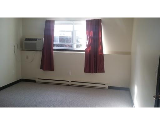 37 Maple Crest Cir #B, Holyoke, MA 01040 photo 4