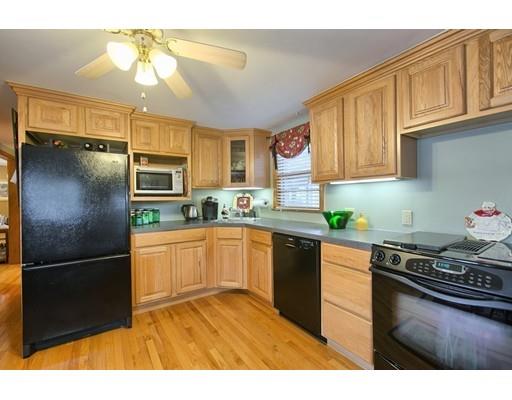 102 Campbell Dr, Lowell, MA 01851 photo 8