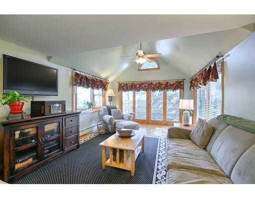 102 Campbell Dr, Lowell, MA 01851 photo 5