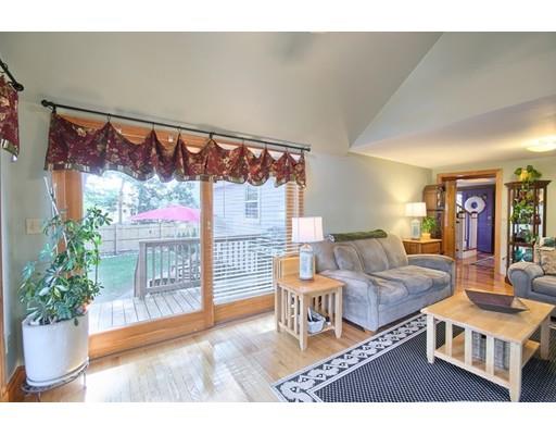 102 Campbell Dr, Lowell, MA 01851 photo 6