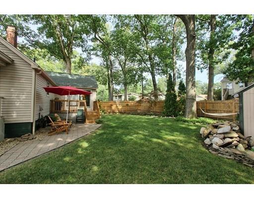 102 Campbell Dr, Lowell, MA 01851 photo 4