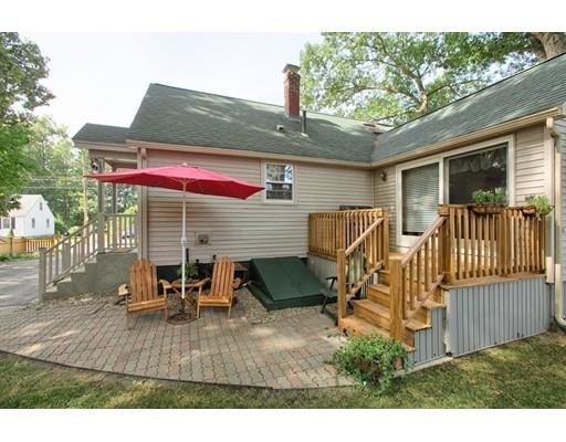 102 Campbell Dr, Lowell, MA 01851 photo 3