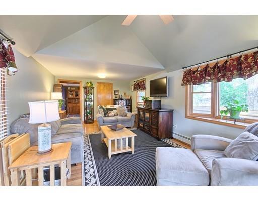 102 Campbell Dr, Lowell, MA 01851 photo 7