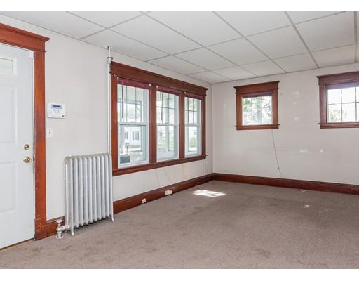 110 Hood St, Springfield, MA 01109 photo 6