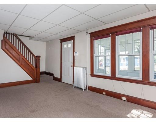 110 Hood St, Springfield, MA 01109 photo 5