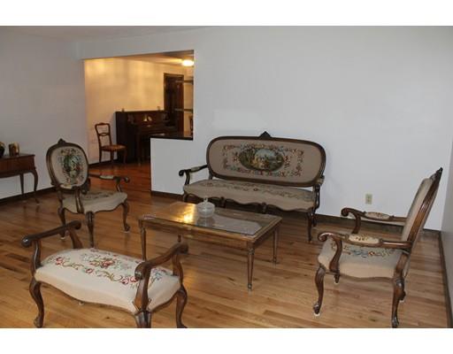 4 Carillon Cir, Easthampton, MA 01027 photo 3