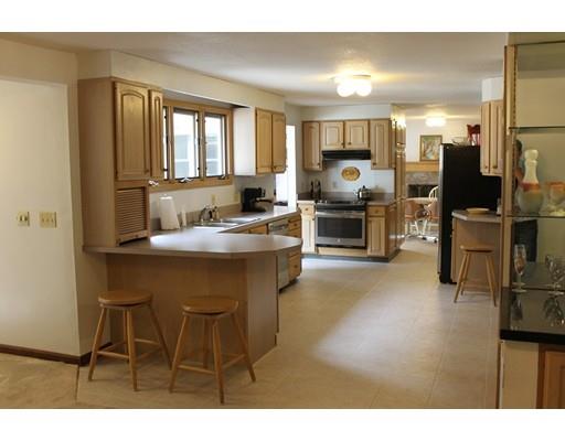 4 Carillon Cir, Easthampton, MA 01027 photo 5