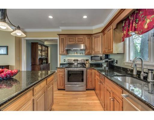 55 Pratt St, Reading, MA 01867 photo 15