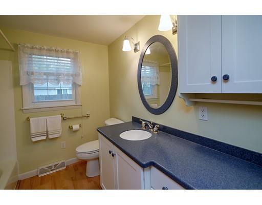 27 Compass Dr, Mashpee, MA 02649 photo 11