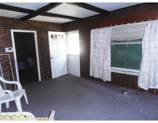 110 Lehigh St, Springfield, MA 01104 photo 4