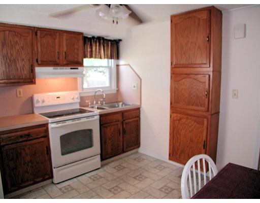 14 Midway St, Springfield, MA 01151 photo 5