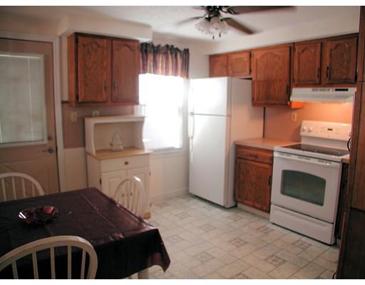 14 Midway St, Springfield, MA 01151 photo 4