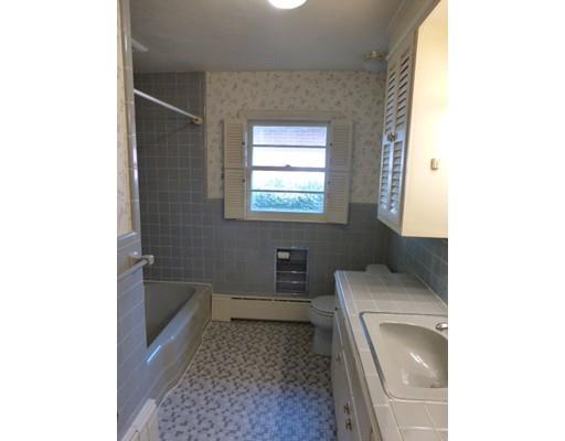 8 Emerson St, Springfield, MA 01118 photo 15