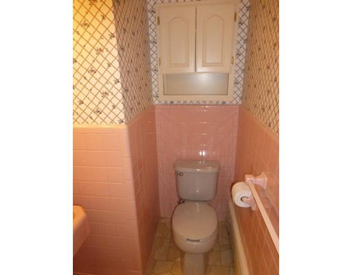 8 Emerson St, Springfield, MA 01118 photo 9