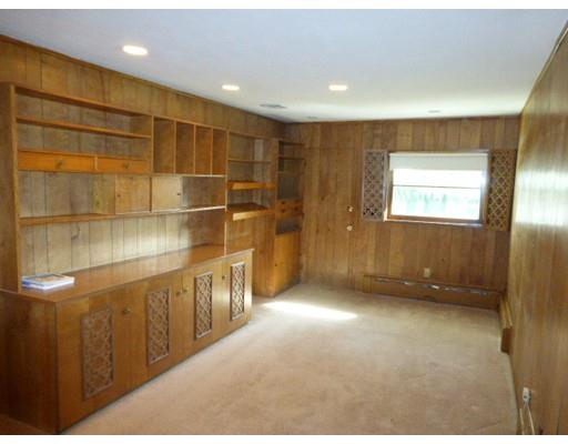 8 Emerson St, Springfield, MA 01118 photo 10