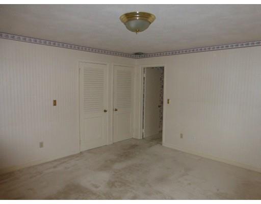 8 Emerson St, Springfield, MA 01118 photo 14