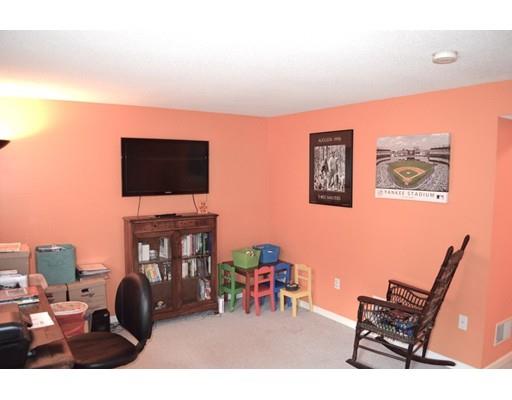 52 Jordan St, Springfield, MA 01129 photo 4