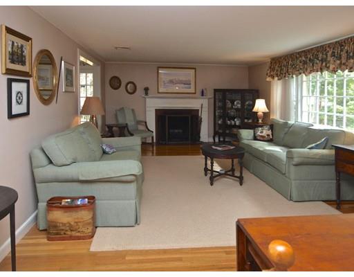 43 Richardson Dr, Needham, MA 02492 photo 3