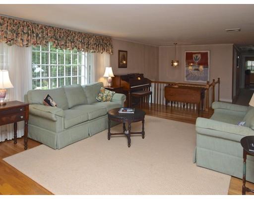 43 Richardson Dr, Needham, MA 02492 photo 4