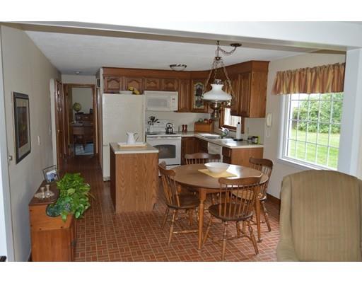189 Acrebrook Rd, Springfield, MA 01129 photo 3