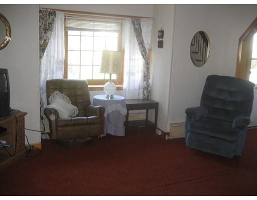 35 Trask St, Gloucester, MA 01930 photo 3