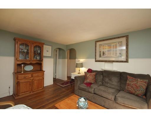101 Leavitt St, Springfield, MA 01109 photo 8