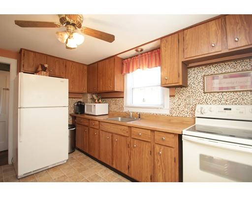 101 Leavitt St, Springfield, MA 01109 photo 4