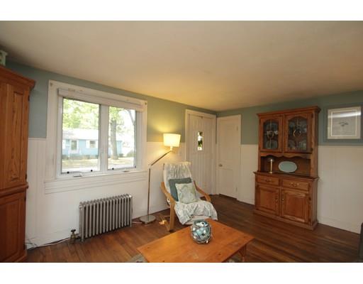 101 Leavitt St, Springfield, MA 01109 photo 9
