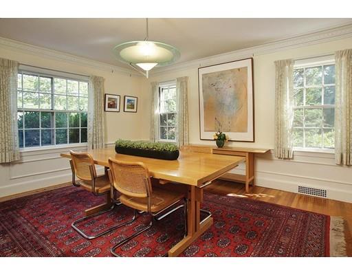 8 Arlington Rd, Chestnut Hill, MA 02467 photo 4