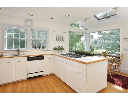 8 Arlington Rd, Chestnut Hill, MA 02467 photo 5
