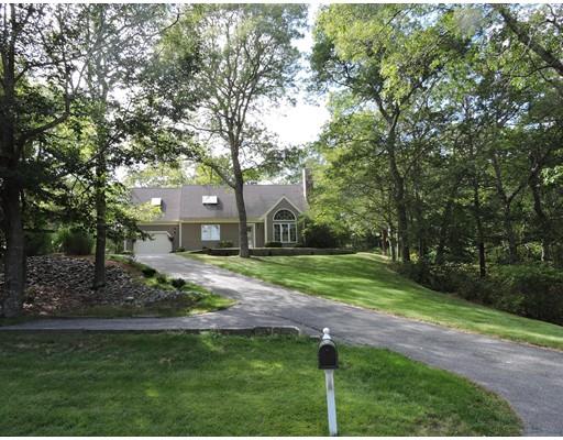 40 Pequot Rd, Mashpee, MA 02649 photo 1